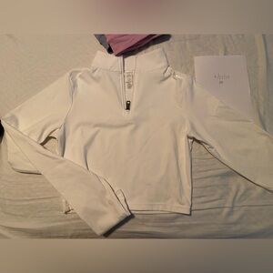 Balance Athletica/Vitality Refine Cropped Zip *Size-Large D+ *Color- White